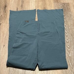 Aritzia Tna teal flare yoga pants M Tall